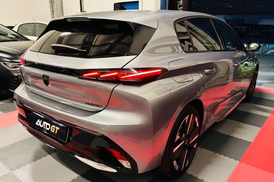 Peugeot 308 GT Hybrid 145 ch état neuf — photo 5